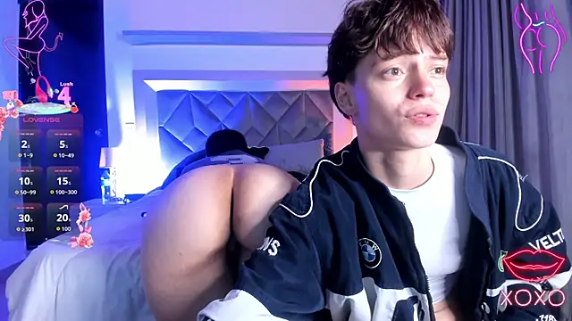 Brenda_Tina's cam snapshot