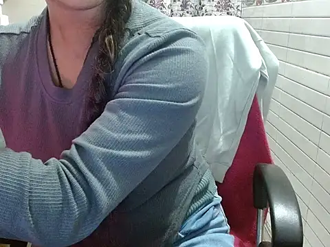 LovingPihu's cam snapshot