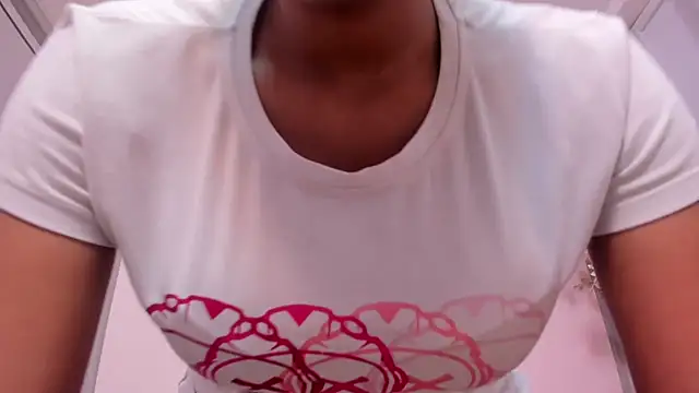 sweet_boobs4u's cam snapshot