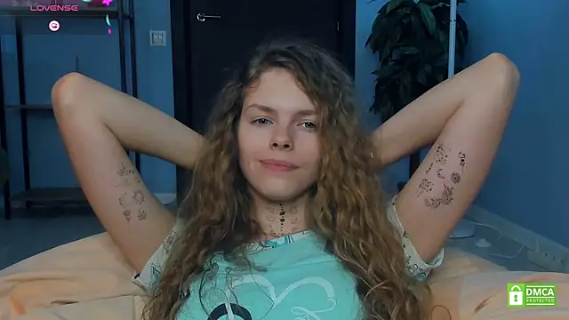 RayaNenlia's cam snapshot