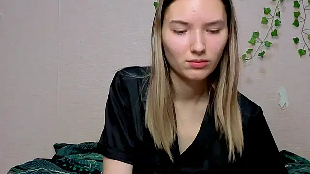 _kikiclark__'s cam snapshot