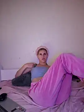 carolinakis_'s cam snapshot