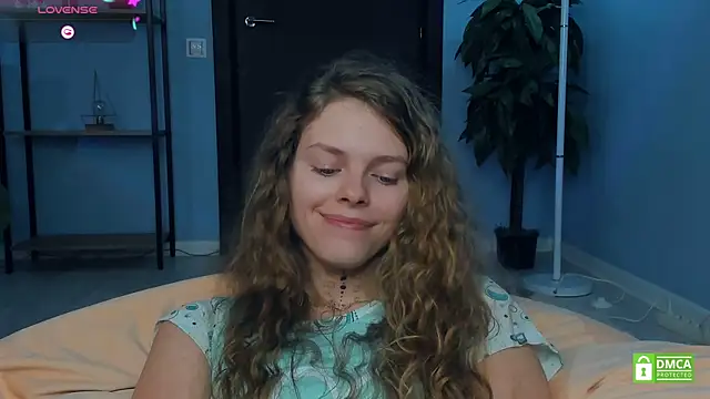 RayaNenlia's cam snapshot