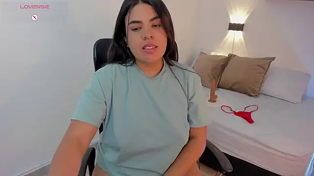 daniela_crozee_'s cam snapshot