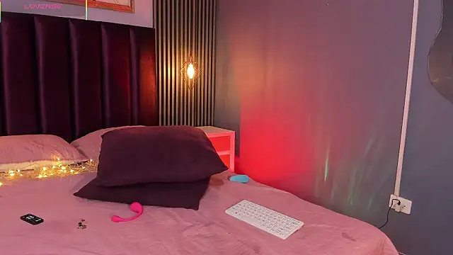 emily_roberts1's cam snapshot