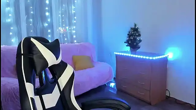 KisaModel's cam snapshot