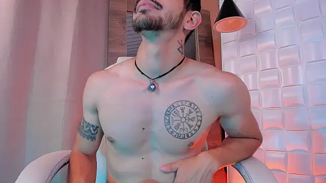 AlejandroStormm live sex cam