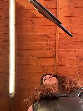 DaisyVibesss's cam snapshot