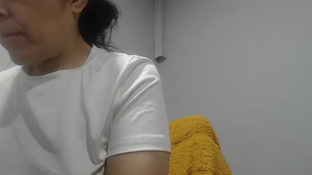 naughthyany16's cam snapshot