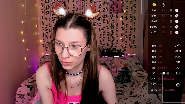 LinaBlossom_'s cam snapshot