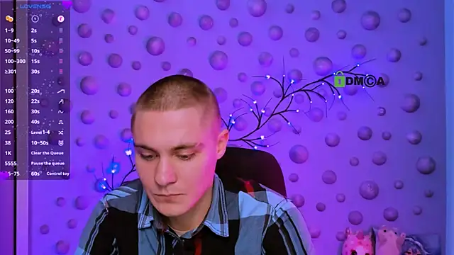 thomas_crow_'s cam snapshot