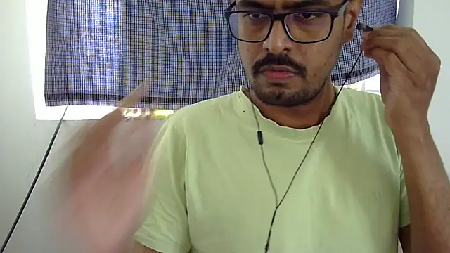 The_SHY_uncut's cam snapshot