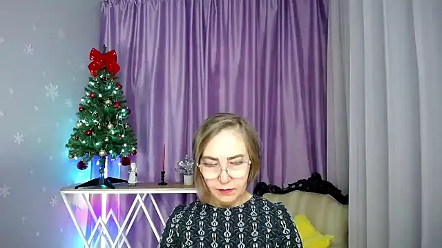 queen_a_n_i's cam snapshot