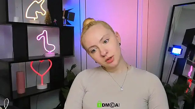 mila_glow1 live sex cam