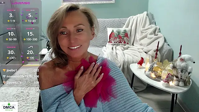 HornyMilf_777 live sex cam