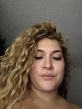 Sara_smiiith211 live sex cam