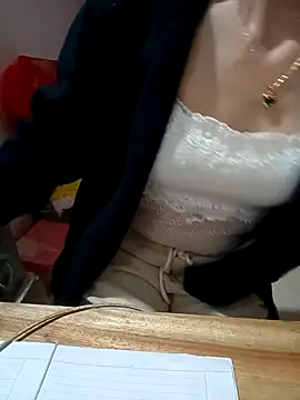 Feeling-hot live sex cam