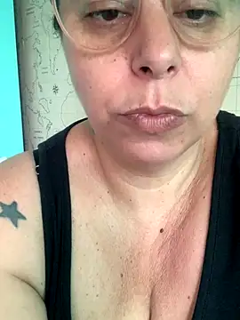 LupitaHaze live sex cam