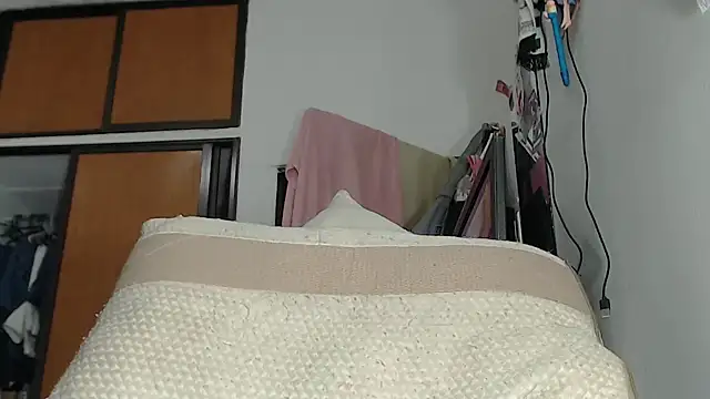 sweetwoman83's cam snapshot