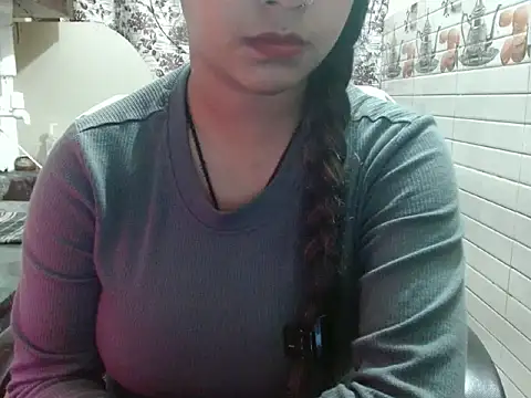 LovingPihu's cam snapshot