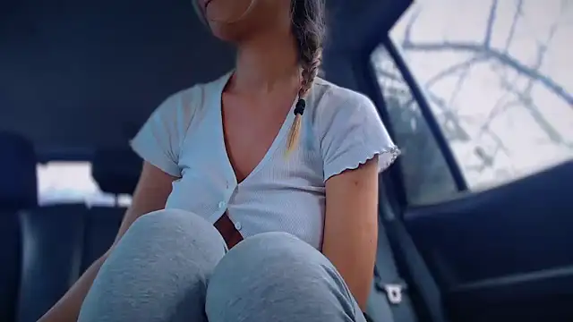 Yourguiltypassionn's cam snapshot