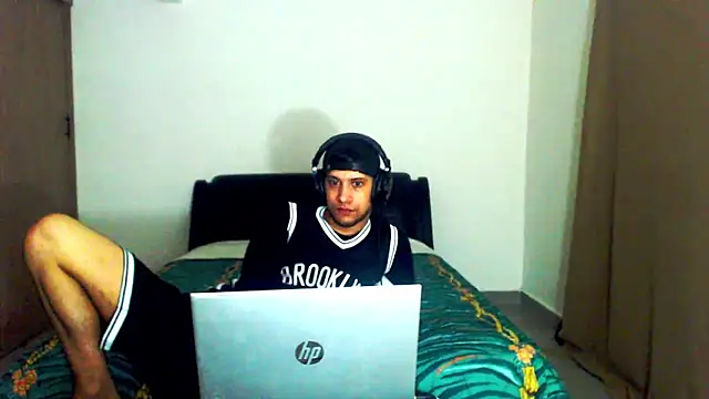 bladetrinityn's cam snapshot