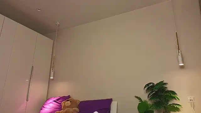 LilyPoetry_'s cam snapshot