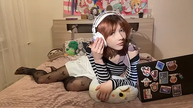 AliceInYourWonders's cam snapshot