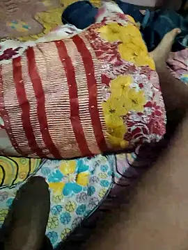 DesiHunk2255 live sex cam