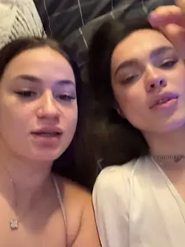 MayaGlow live sex cam