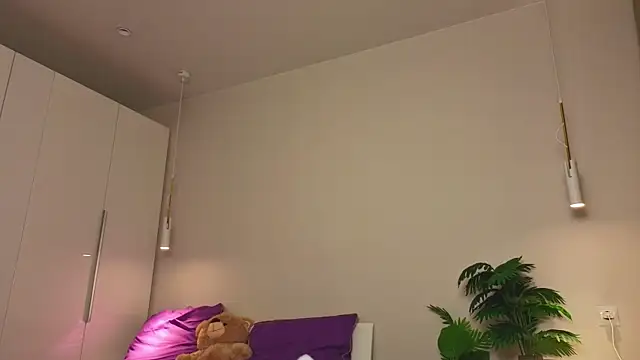 LilyPoetry_'s cam snapshot