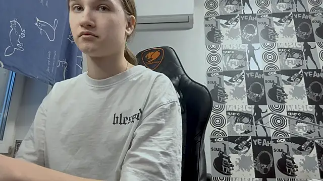 helgicuteness's cam snapshot