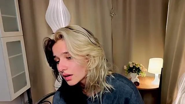 LizNostrand's cam snapshot