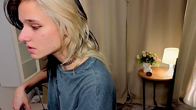 LizNostrand's cam snapshot