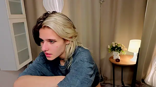 LizNostrand's cam snapshot