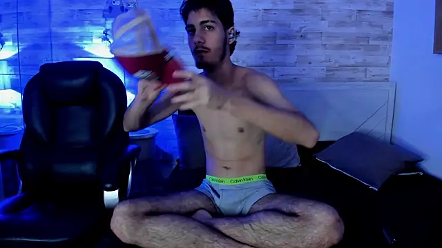 Emir_Ozan_'s cam snapshot