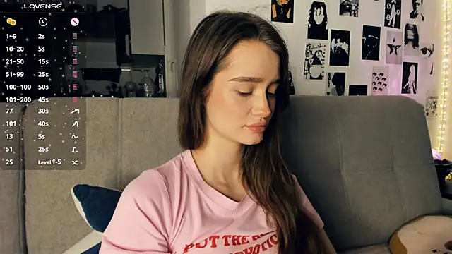 lovelyalivia's cam snapshot