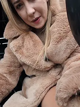 Risky_girl23's cam snapshot