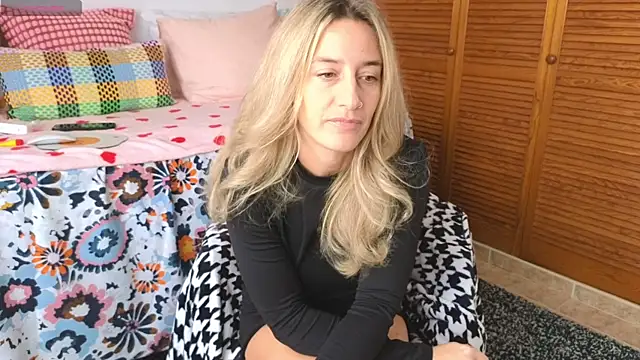 Lunamix's cam snapshot