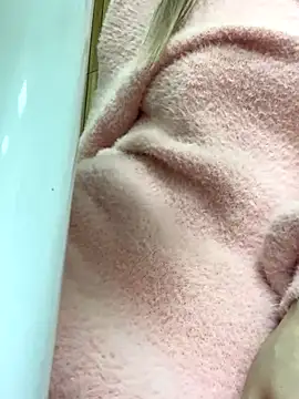 MoonSprinkle's cam snapshot