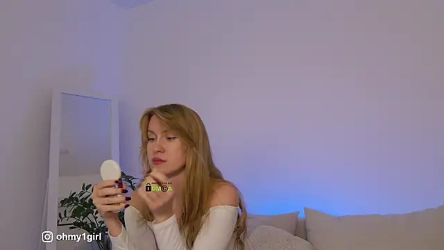 Fallinlove1 live sex cam