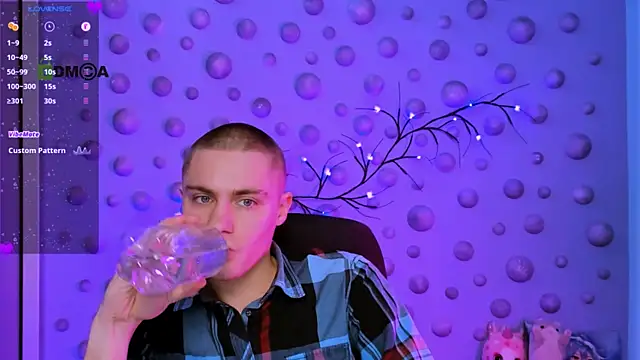 thomas_crow_'s cam snapshot