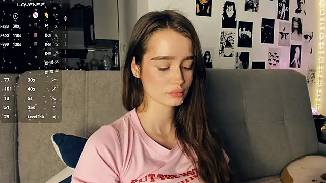 lovelyalivia's cam snapshot