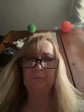 Irina2909@xh live sex cam