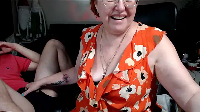 JoannaAndNeighbour's cam snapshot