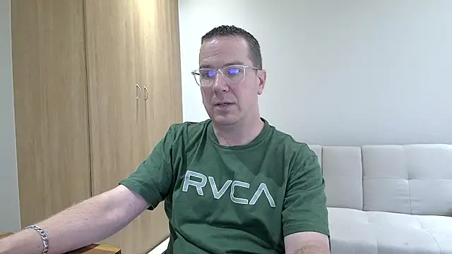 BrettJ81 live sex cam