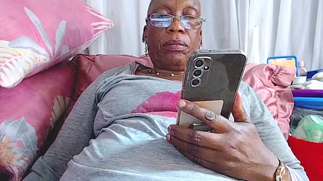 Freakyassnwildx's cam snapshot