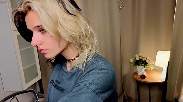 LizNostrand's cam snapshot