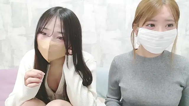 LOVE_MOMO_LOVE's cam snapshot