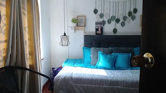 zohet_kriss's cam snapshot